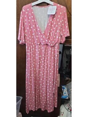 Brand new size medium maternity dress from target item 69